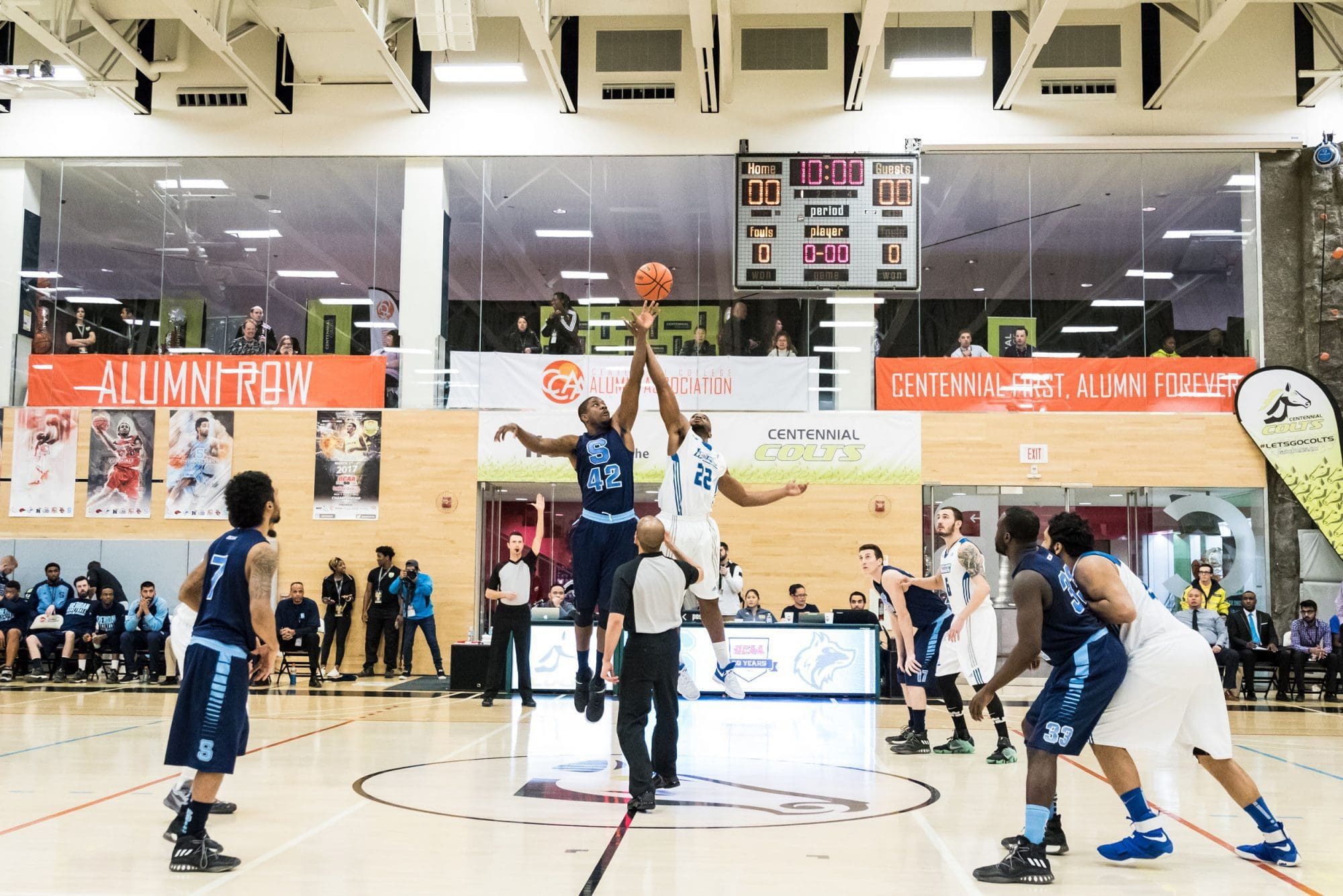 TORONTO, ON – Mar. 4, 2017: The Sheridan Bruins and George Brown Huskies tip-off the finals of the 2017 OCAA Men’s Basketball Championship.