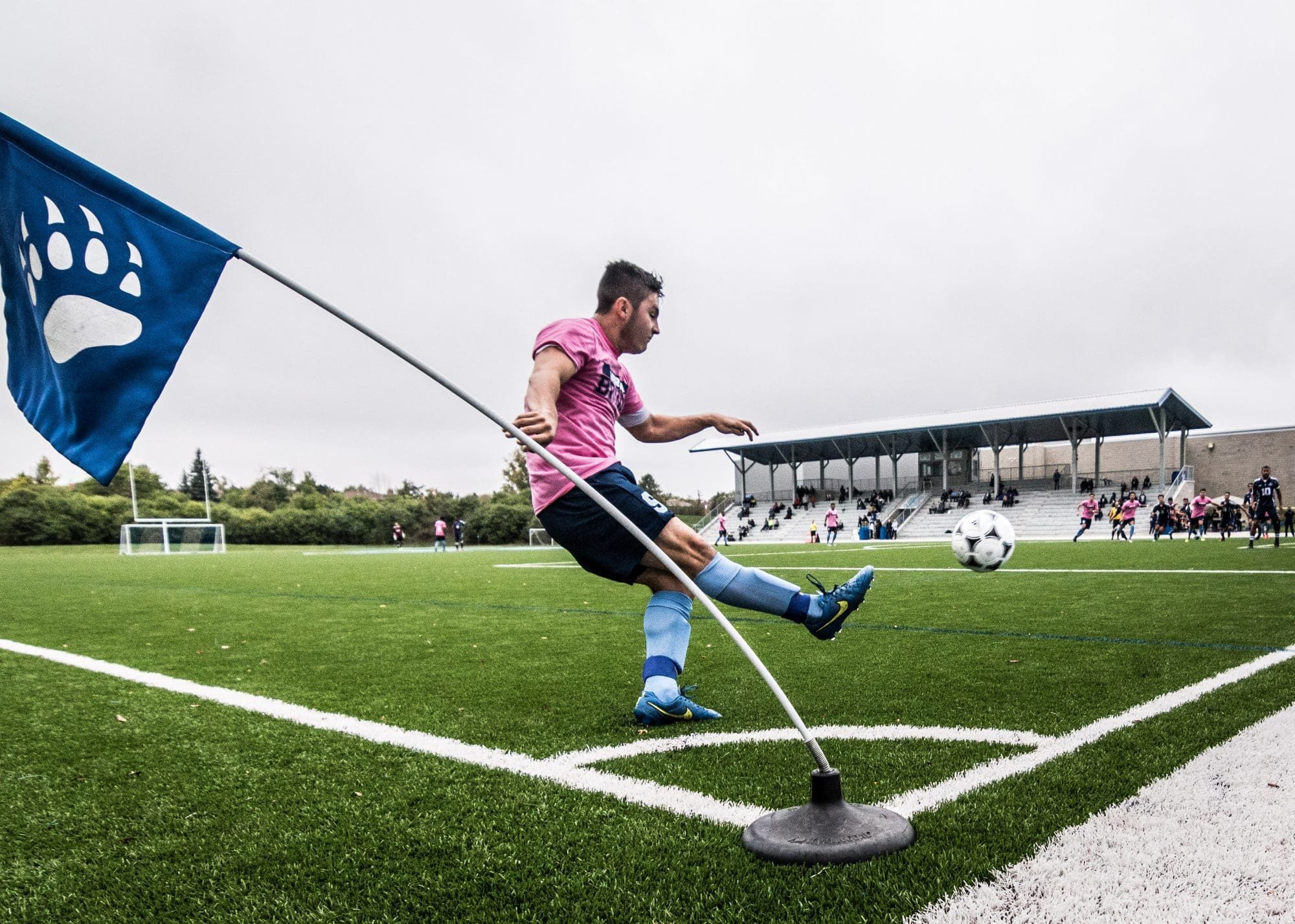 OAKVILLE, ON – OCT. 1, 2016: The Sheridan Bruins take a corner kick during the second half of a game against the George Brown Huskies.